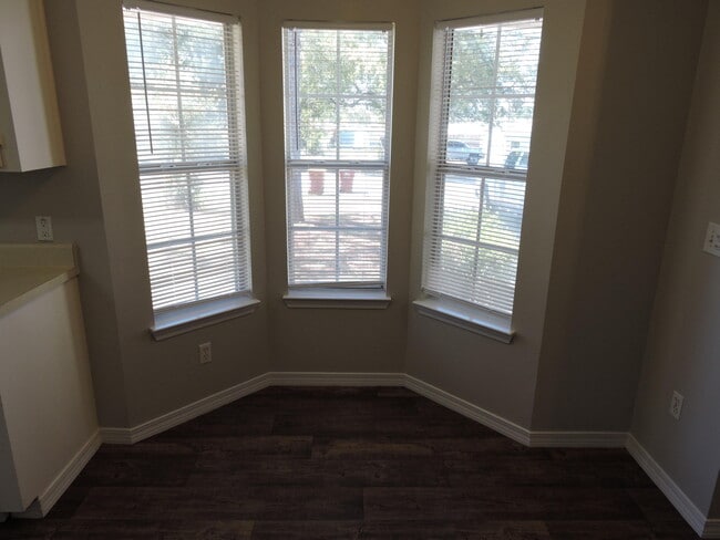 Photo - 265 Lindberg St