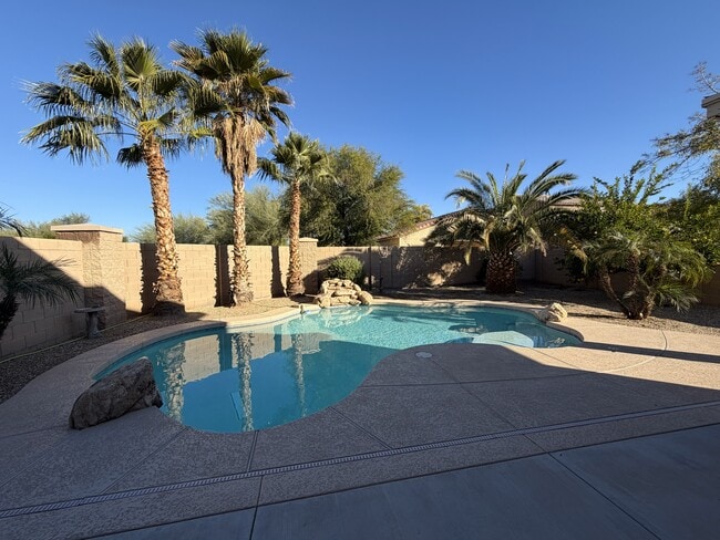 Piscina - 15642 W Devonshire Ave