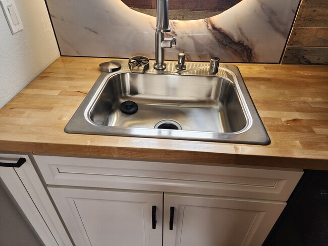 Photo - 3684 43rd St