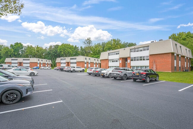 Photo - Candlewood Gardens