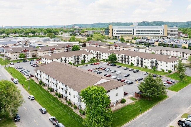 Building Photo - WEDGEWOOD COMMONS Rental