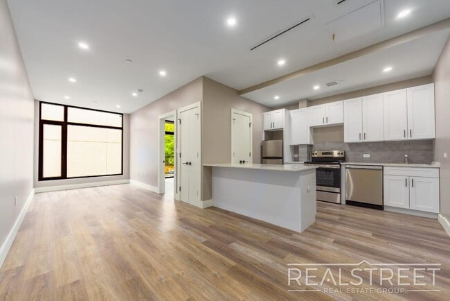 Building Photo - Tilden Avenue Rental