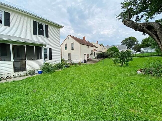 Photo - 28 N Willow St