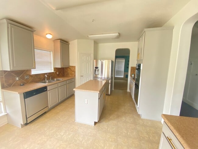 Photo - Beautiful 4 bed 2 bath home in White Rock subdivision.
