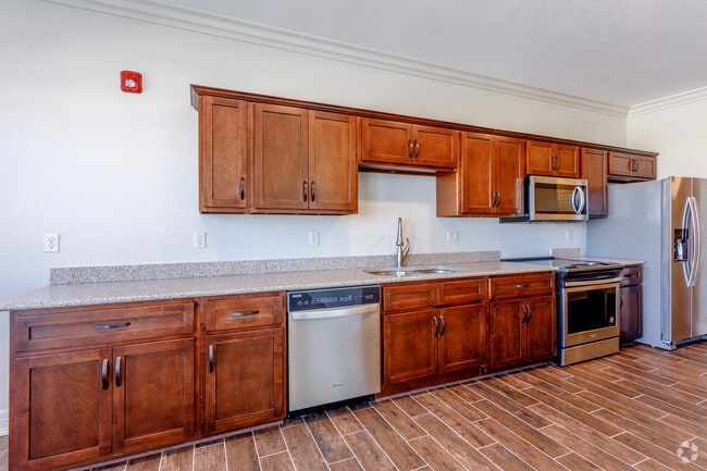 1BR, 1BA - Torino