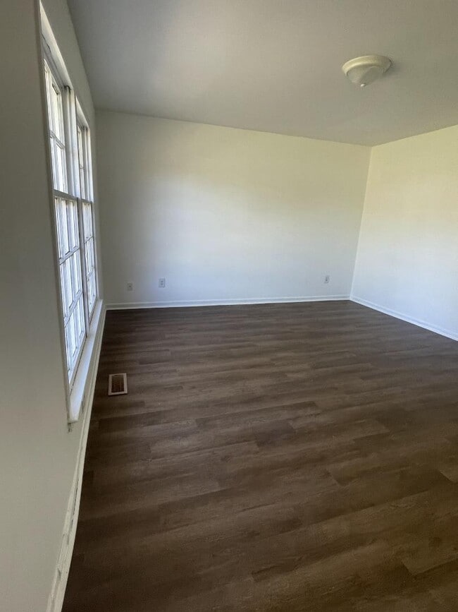 Photo - 1040 Shalimar Dr