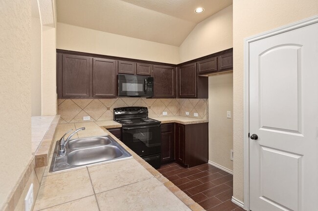 Photo - Beautiful 3 Bedroom Duplex Located in New Braunfels, Texas!