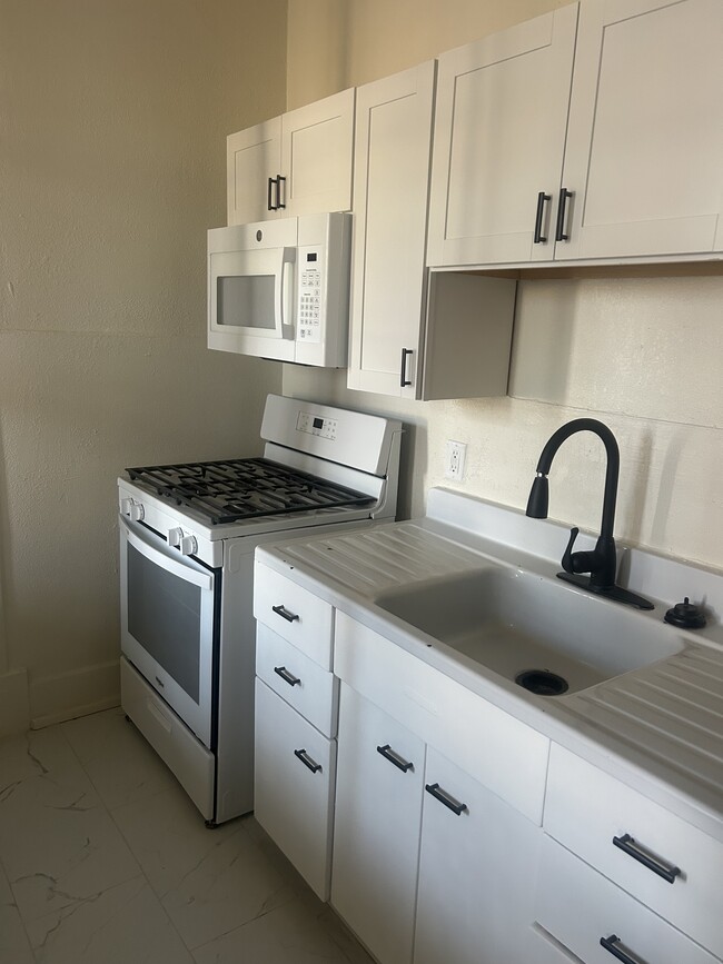 Photo - 537 Denison St Unit 537 1