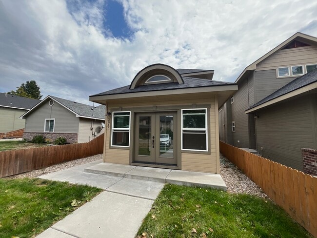 Building Photo - 2016 S Arcadia St Rental