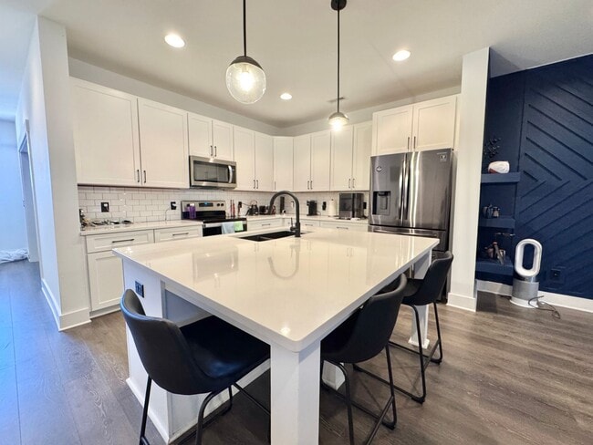 Photo - 2 Bed, 2.5 Bath Townhome with 2 Reserved Parking Spots