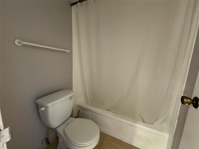 Photo - 4354 NW 9th Ave Unit 3D