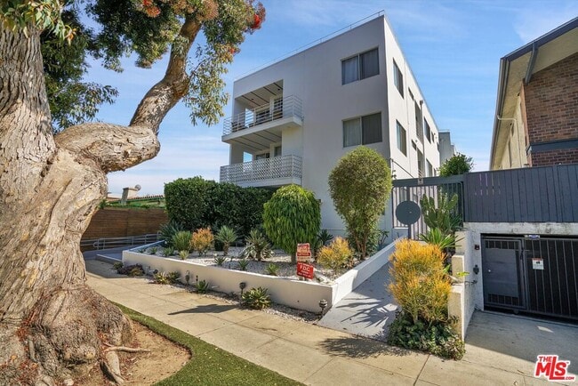 Photo - 842 11th St Unit 6