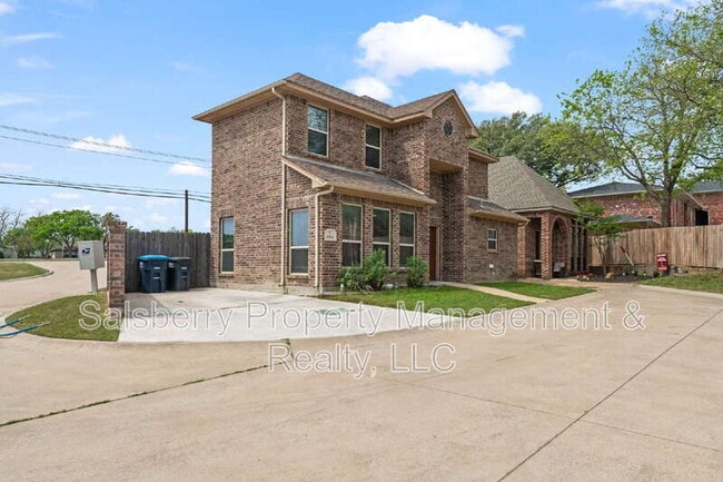 Photo - 4904 Ridglea Hills Ct