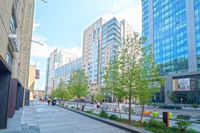 Building Photo - 170 Brookline Ave Unit 616