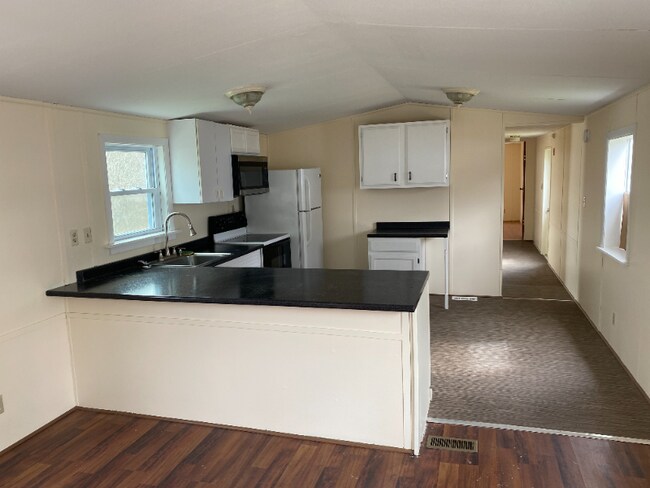 Photo - 28 Harriman Cove Rd House