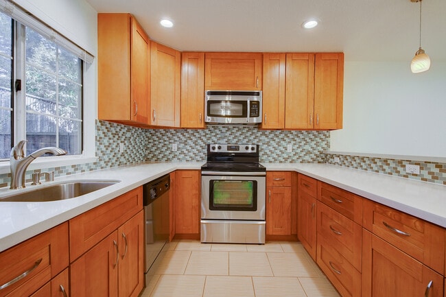 Photo - 1013 Woodside Rd