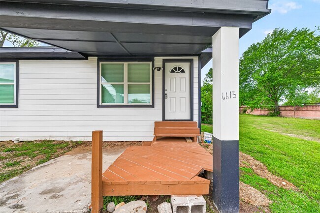 Photo - 6615 W Montgomery Rd