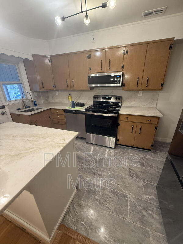 Photo - 1903 Lydonlea Way