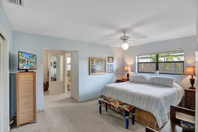 Photo - 420 NE 36th St