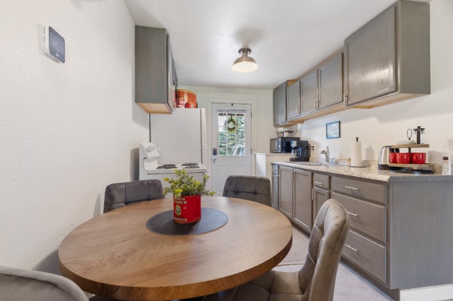 Photo - 661 8th Ave E N Unit 12