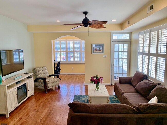 Photo - 6512 Winchester Ave