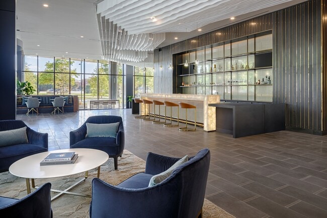 Photo - AMLI Fountain Place