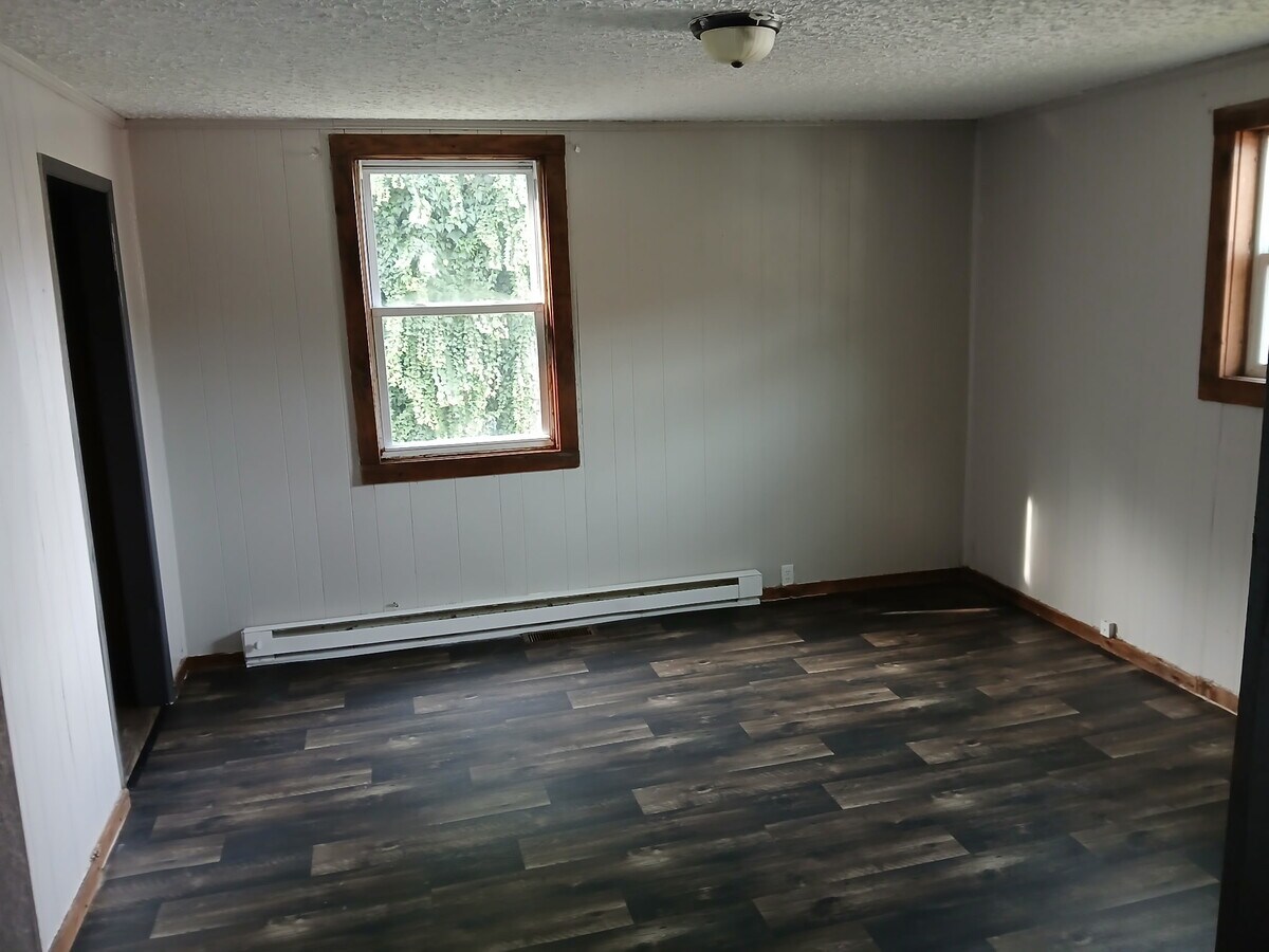 Photo - 124 Brown St