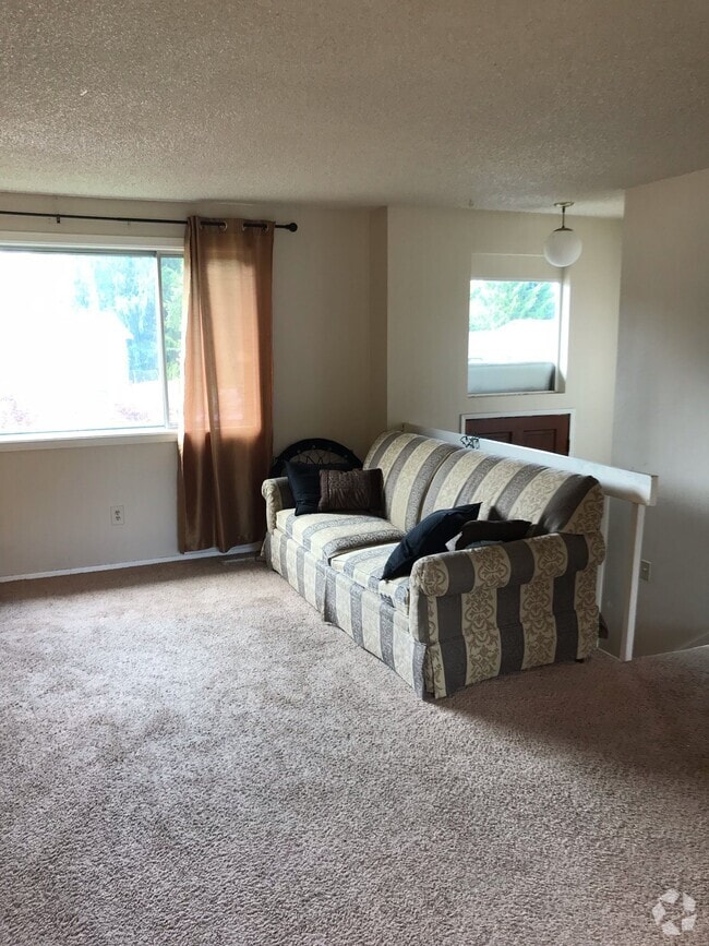 Building Photo - 12312 NE 134th St Rental