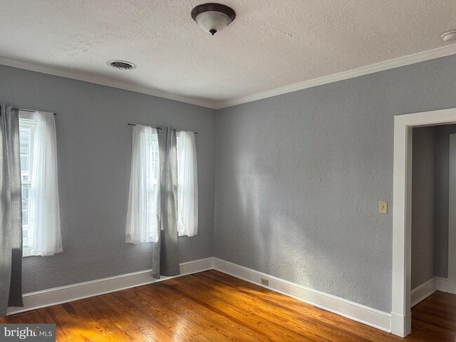 Building Photo - 3 S Church St Unit 201