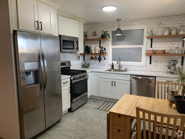 Building Photo - 4201 W 159th St Rental