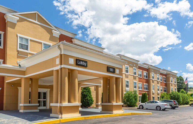 Furnished Studio-Boston - Westborough - East Main Street