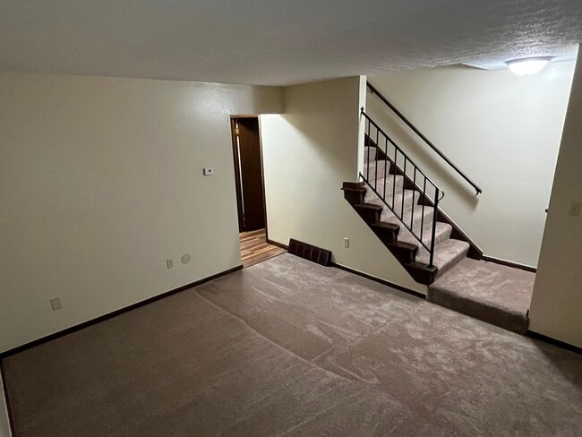 Livingroom - 3197 Cedar Grove Pl S