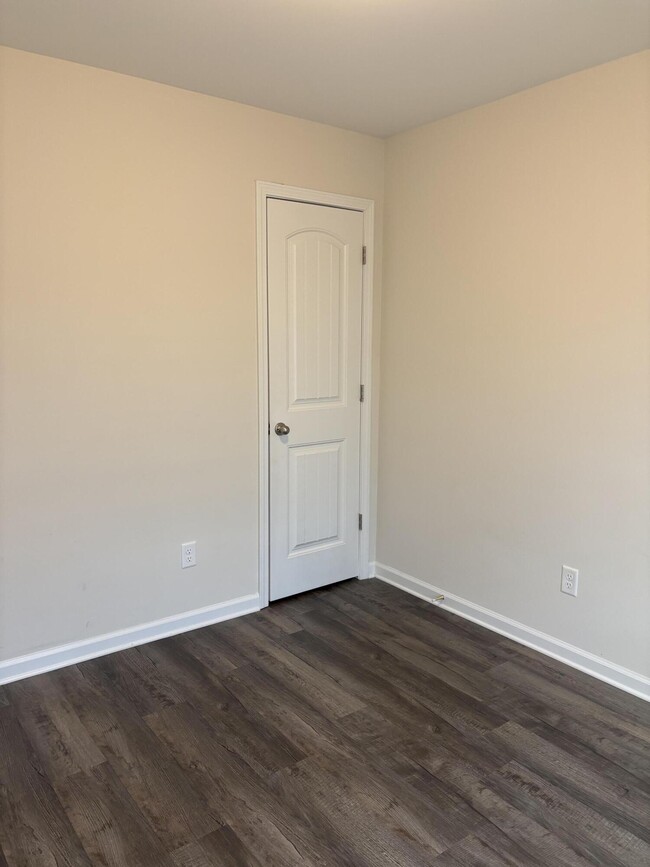 Photo - 335 Niblick Dr