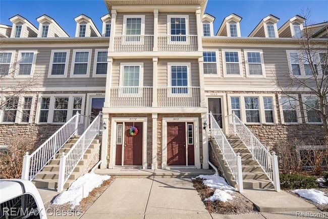 Photo - 3072 Schoolhouse