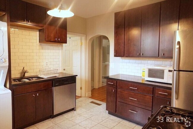 Building Photo - 2626 N Wilton Ave Unit 2 Rental