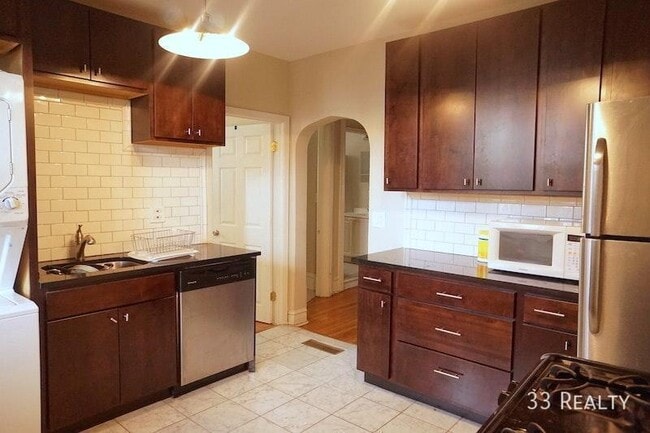 Photo - 2626 N Wilton Ave Apartment Unit 2