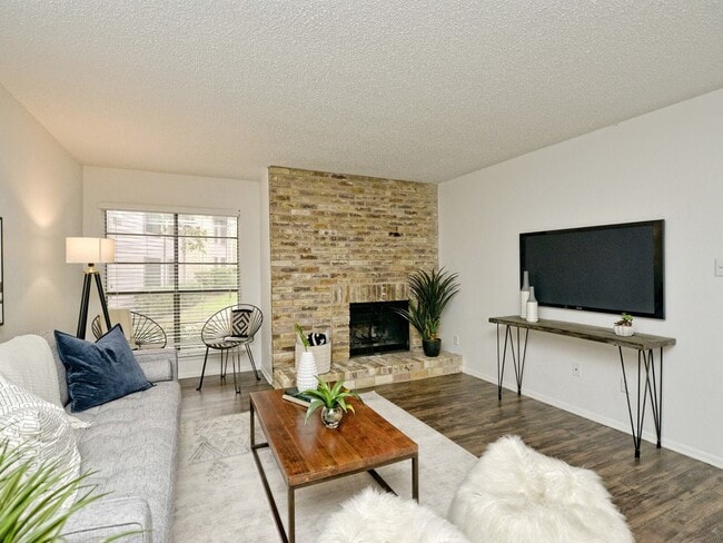 Photo - 3600 N Hills Dr Unit 201