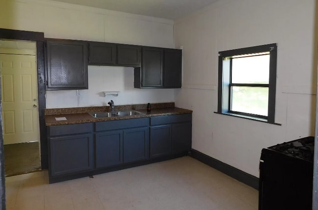 Photo - 3115 W 40th St