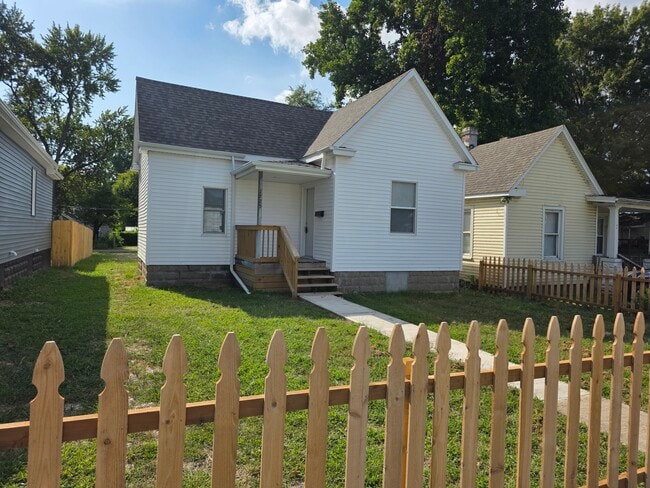 Building Photo - Updated 2 bedroom house for rent