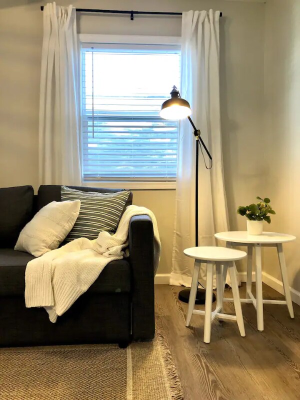 Photo - 624 W Main St