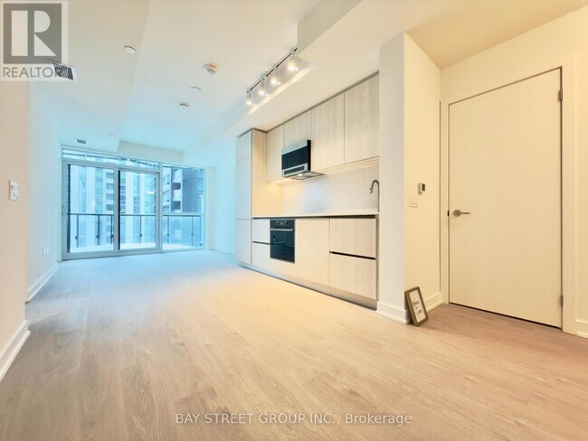 Photo - 110 Broadway Ave Unité 1102S