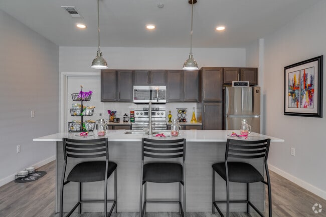 2BR, 2BA- 1073SF