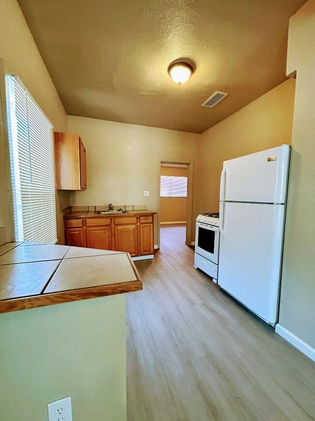 Photo - 573 N Minaret Ave