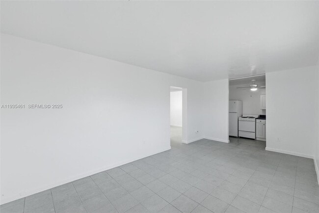 Photo - 126 SW 18th Ave Unit 10