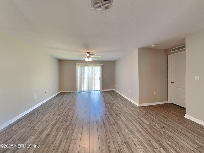 Photo - 42 Rickenbacker Dr