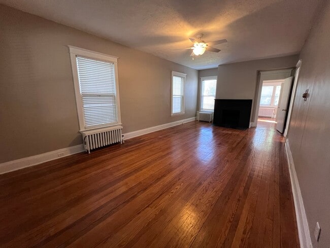 Photo - 641 Parkwood St NE Unit 641 Parkwood St NE - 2