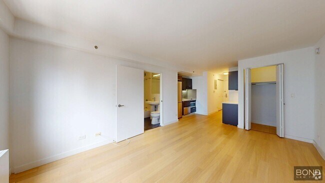 Building Photo - 222 E 39th St Unit 15C Rental