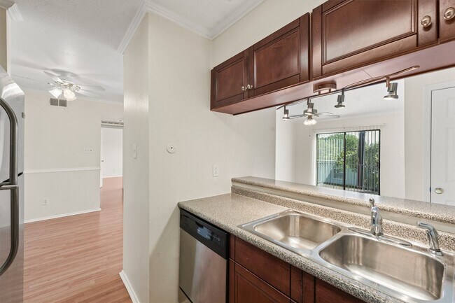 Photo - 7144 N Holiday Dr Unit True