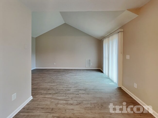 Photo - 7307 Hooksett Ct