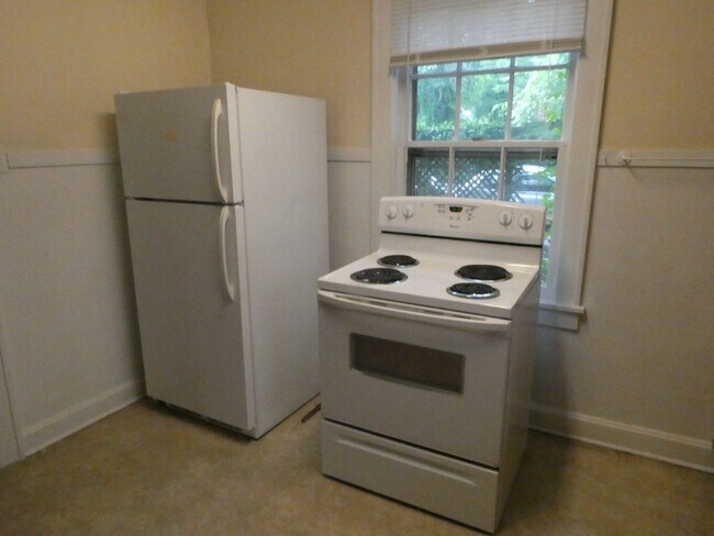 Photo - 4 Bedroom/1.5 Bathrooms House in East Campus